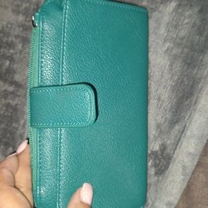 No brand green wallet with crossbody strap